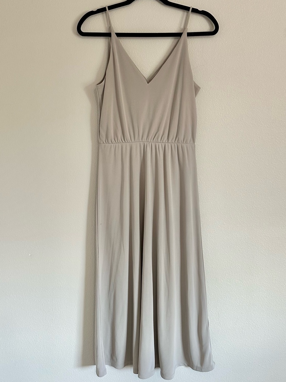 H&M Light Taupe / Grey V-Neck Flowy Midi Dress Small